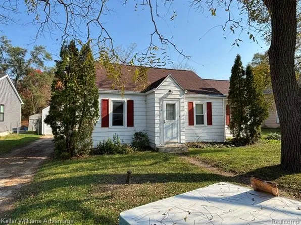 254 N Saint John Rd, Highland, MI 48357