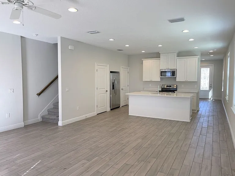2502 W Fig St #2 — Photo 5