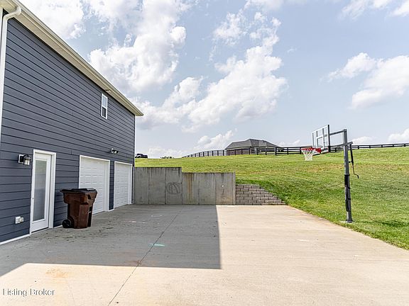 5th image of 258 Maddox Ave