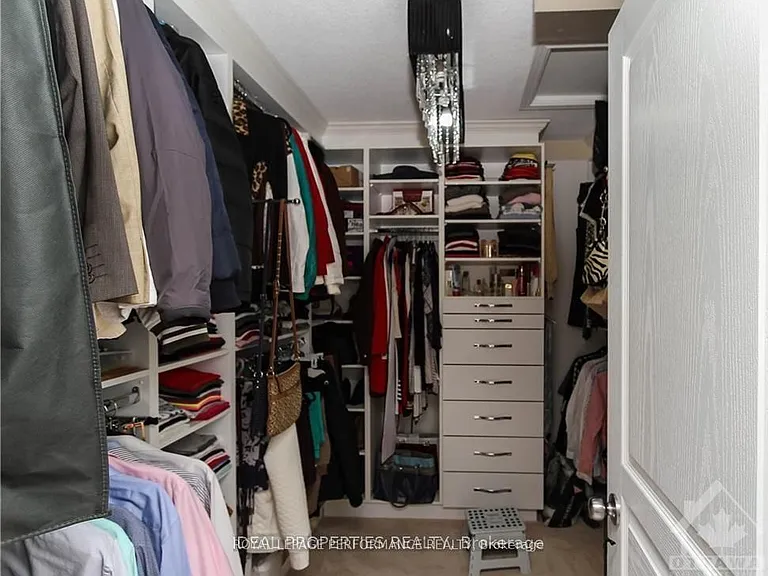 829 Percifor Way — Photo 14