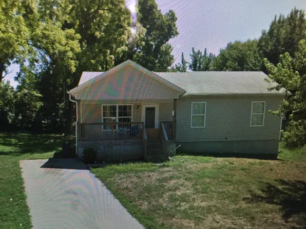 10207 E Linwood Ct, Independence, MO 64052