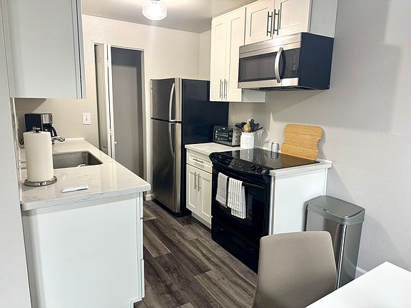5th image of 15210 Macadam Rd S #D