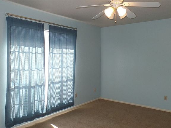 2nd image of 1048 Sunmeadow Dr