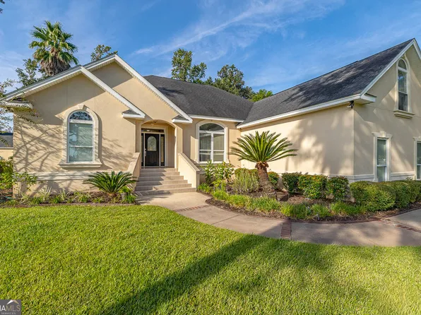 371 Oak Grove Island Dr, Brunswick, GA 31523