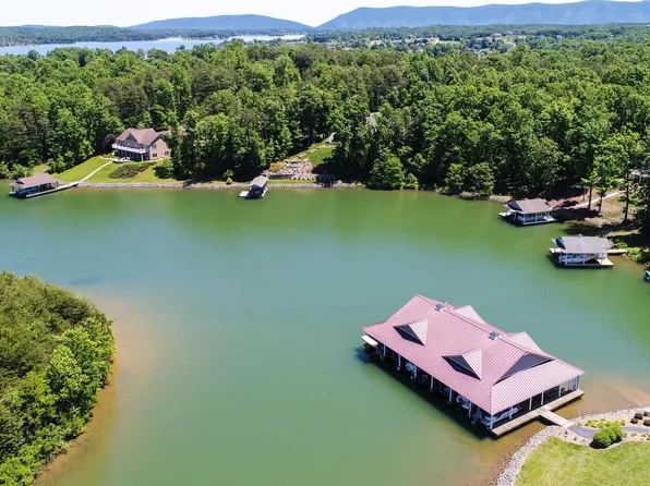 50 Sapphire Ln, Moneta, VA 24121