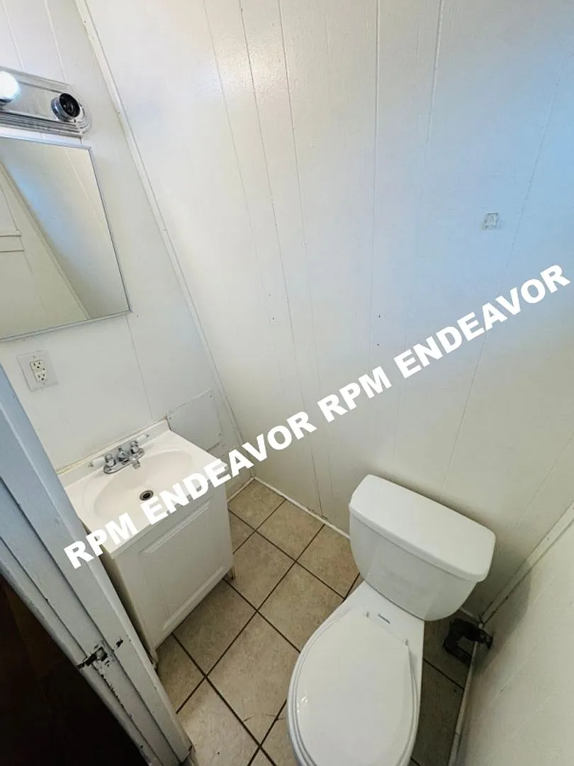 4736 Heidelberg Av — Photo 4