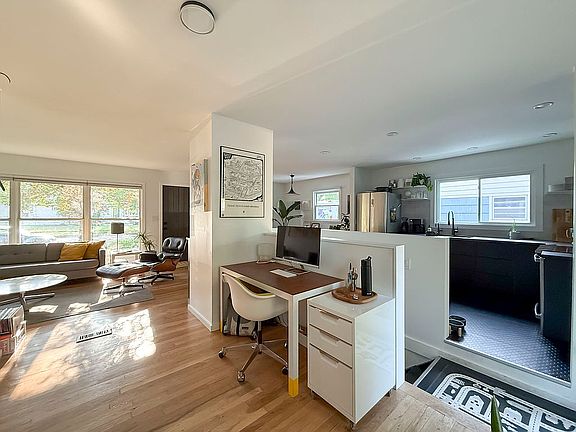 3rd image of 1866 Virnankay Cir
