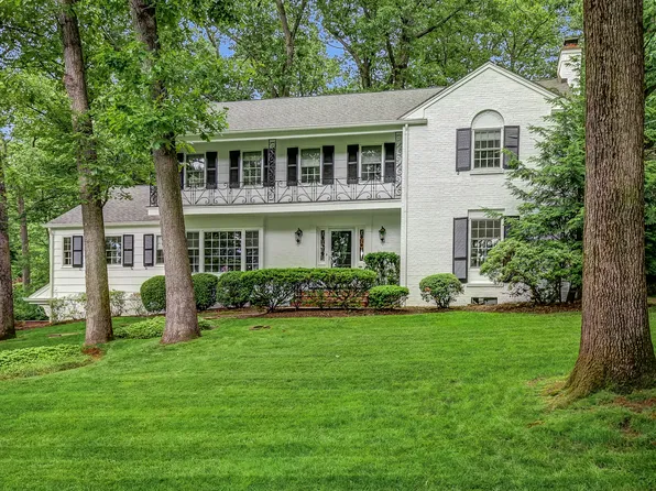 44 Silver Lake Dr, Summit, NJ 07901