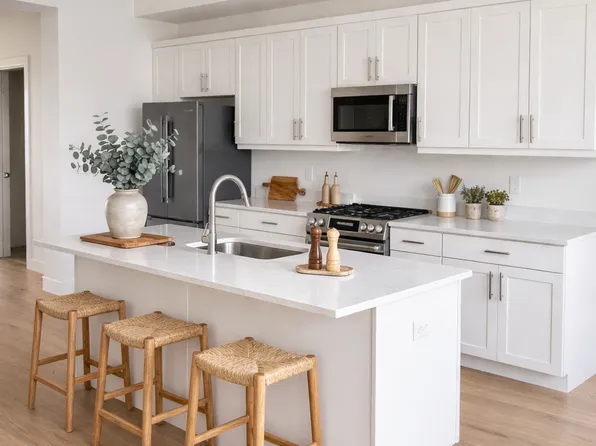 1440 W Pleasant View Dr #3, Kaysville, UT 84037