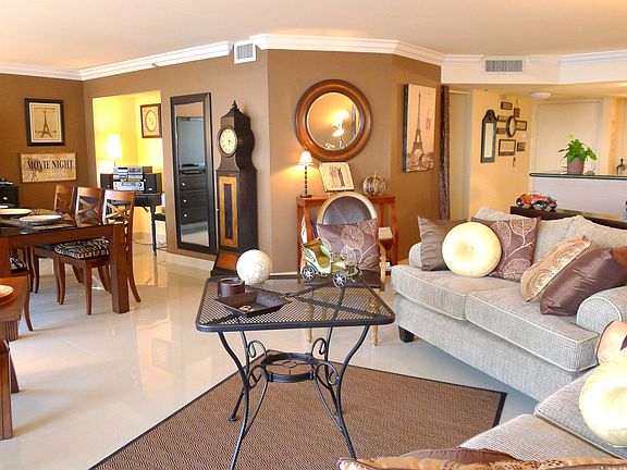 4th image of 1717 N Bayshore Dr APT 1436