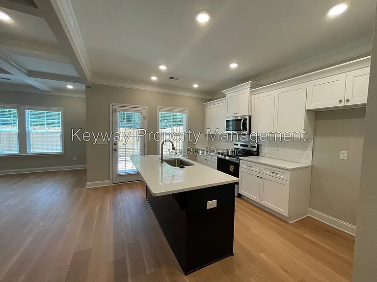 3239 Venetian Dr — Photo 7