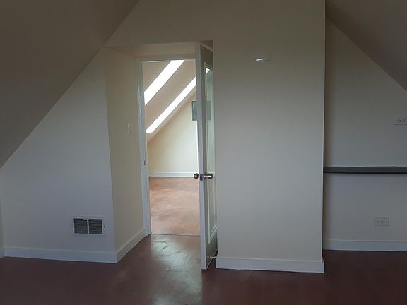 5th image of 1629 N Kimball Ave #2REAR