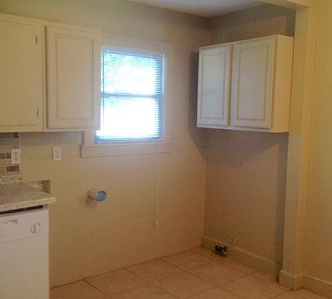 4th image of 1357 Elm St