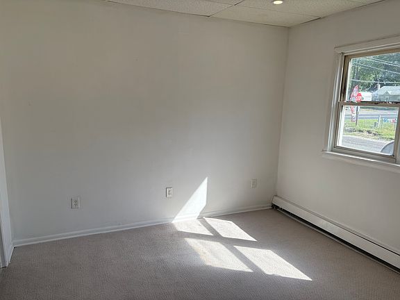 4th image of 159 Cross Keys Rd APT E