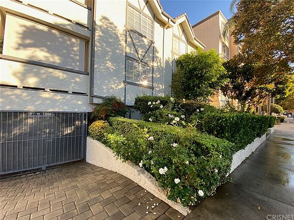 4th image of 5230 Zelzah Ave APT 14