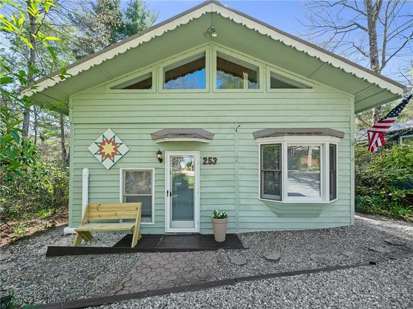 253 Black Pine Road, Newland, NC 28657
