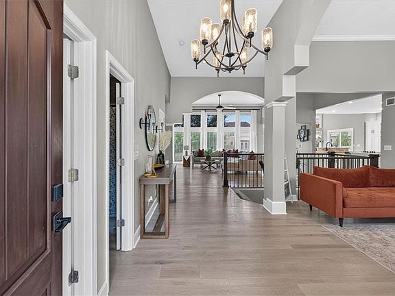 4th image of 2612 SW Winterbrook Cir