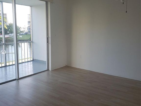3rd image of 2851 Leonard Dr APT J204