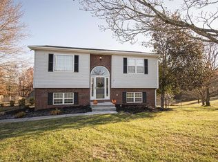 1065 Stafford Dr, Christiansburg, VA 24073