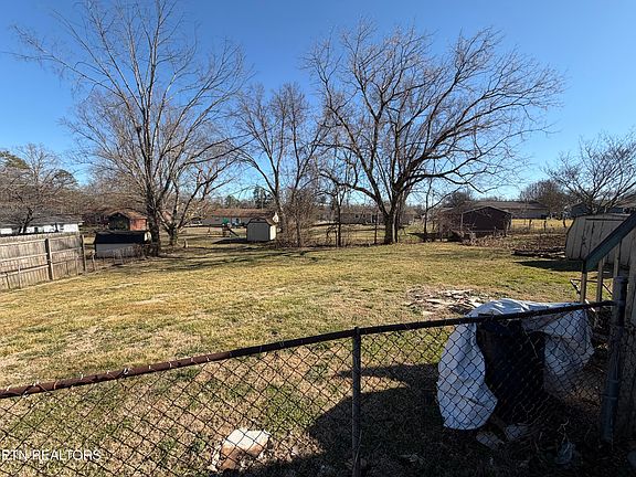 3rd image of 8204 Fallen Rock Dr