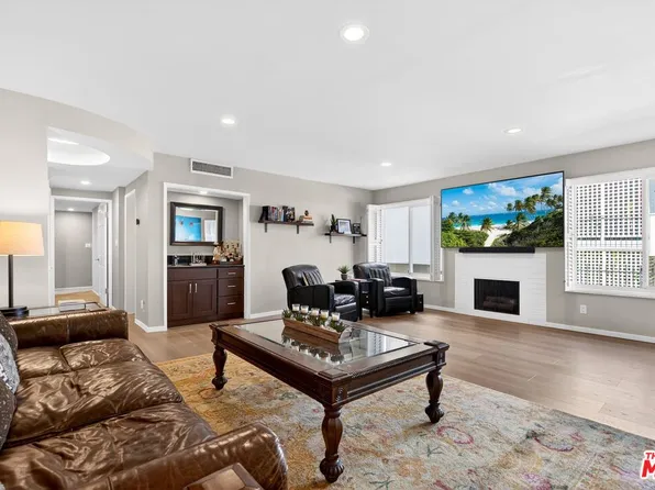 831 S Gretna Green Way APT 103, Los Angeles, CA 90049