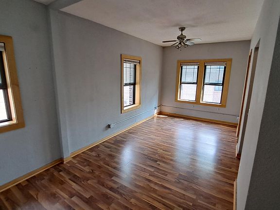 3rd image of 615 E 16th St #206