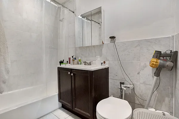 Rented by Compass | media 9