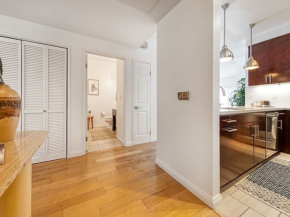 4th image of 1741 Colby Ave APT 301