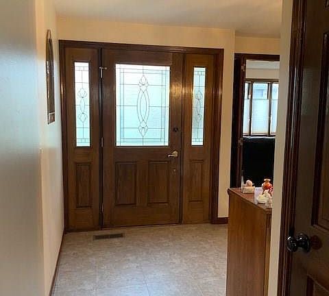 4th image of 525 Wesley Ave