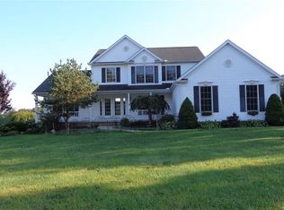 10399 Franks Rd, Chagrin falls, OH 44023