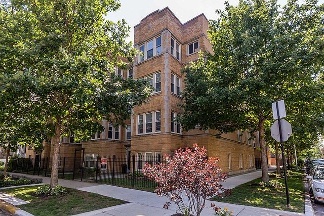 1st image of 4054 N Sacramento Ave APT 3