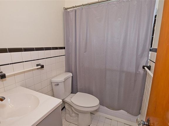 2nd image of 619 N Blair Ave