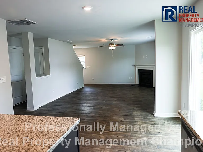 433 Ginger Dr — Photo 5