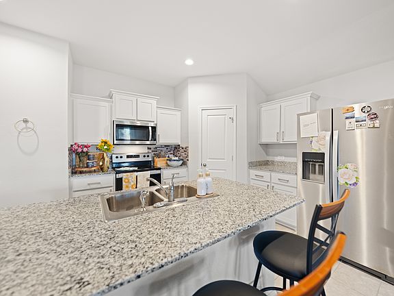 4th image of 9620 Mountain Mint Dr