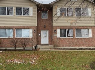 821 Anita Ave APT C, Antioch, IL 60002
