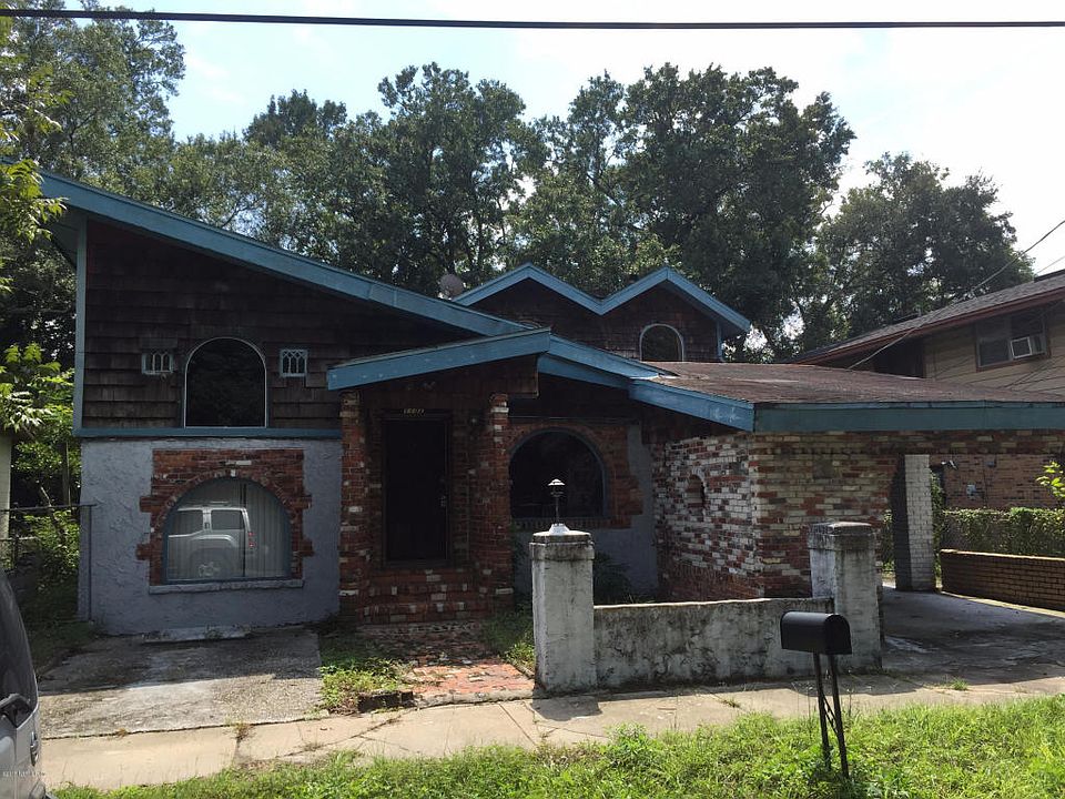 1st image of 1752 W 20th St