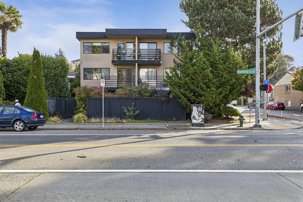 5454 Fauntleroy Way SW - 2 bedrooms — Photo 1