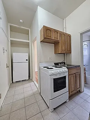 Rented by BRICK & GALO REALTY CORP | media 10