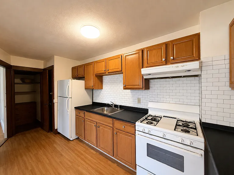 12 Brook Rd #2L — Photo 3