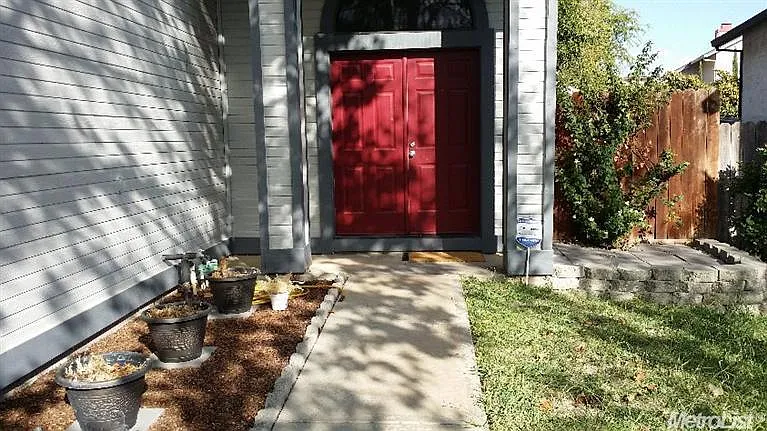 8048 Sheehan Way photo 1