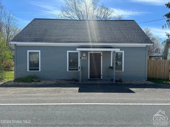 842 Main Street, Niverville, NY 12130