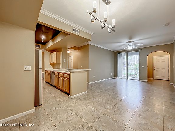 5th image of 10075 GATE Parkway #1002