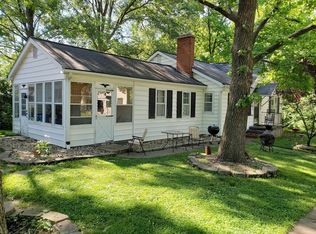 691 7th St, Carlyle, IL