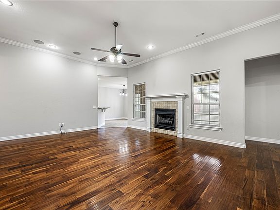3rd image of 204 W Brandon Blvd