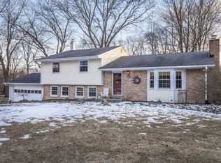 17865 Maple Tree Ln, Brookfield, WI 53045