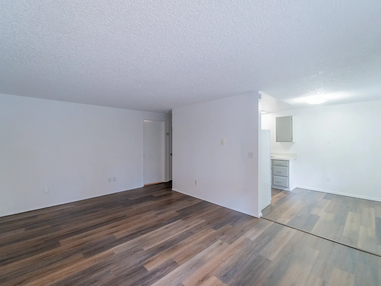 1 bed, 650 sqft, $1,100 — Photo 2