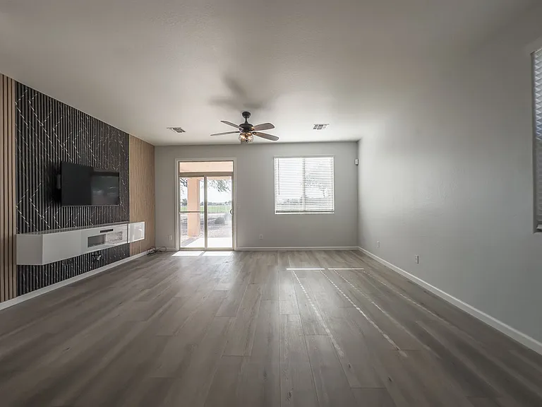 1036 S 177th Dr — Photo 11