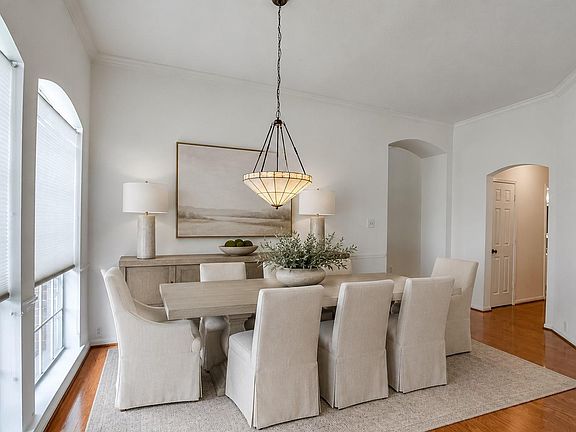 5th image of 1718 Bumelia Ct