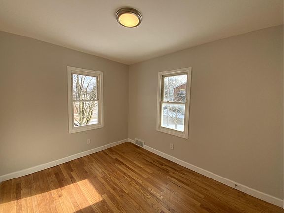 5th image of 62 Church Ave #9