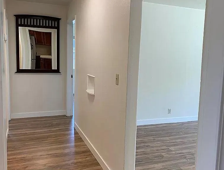 2351 Radcliffe Ave — Photo 5